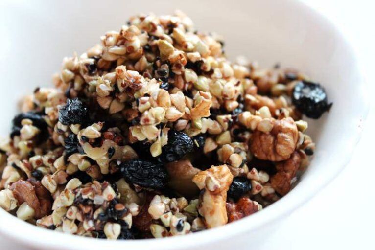 Buckwheat with the addition of dried apricots and prunes - a dish option on the menu of buckwheat diet